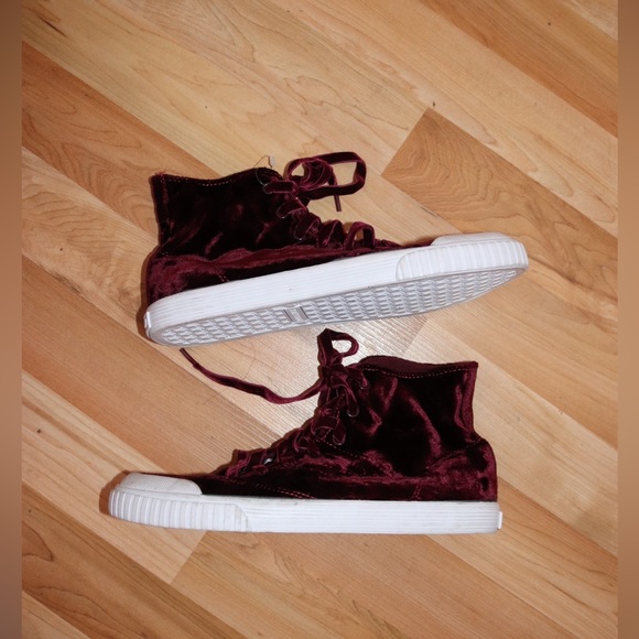 Tretorn | Velvet High Tops Size 6.5 - Picture 3 of 7